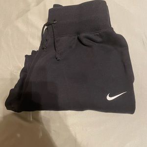 Nike sweatpants women’s
